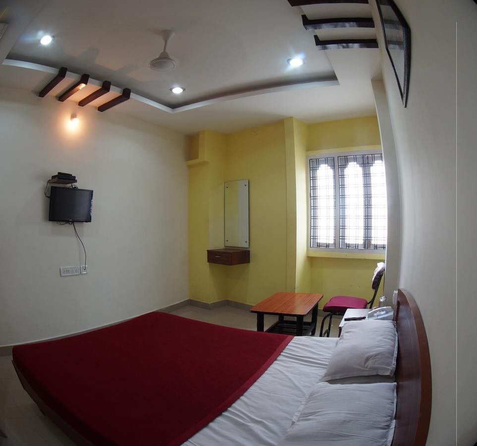 Oyo Flagship 74392 Hotel Mahesh Residency Haiderabad Buitenkant foto